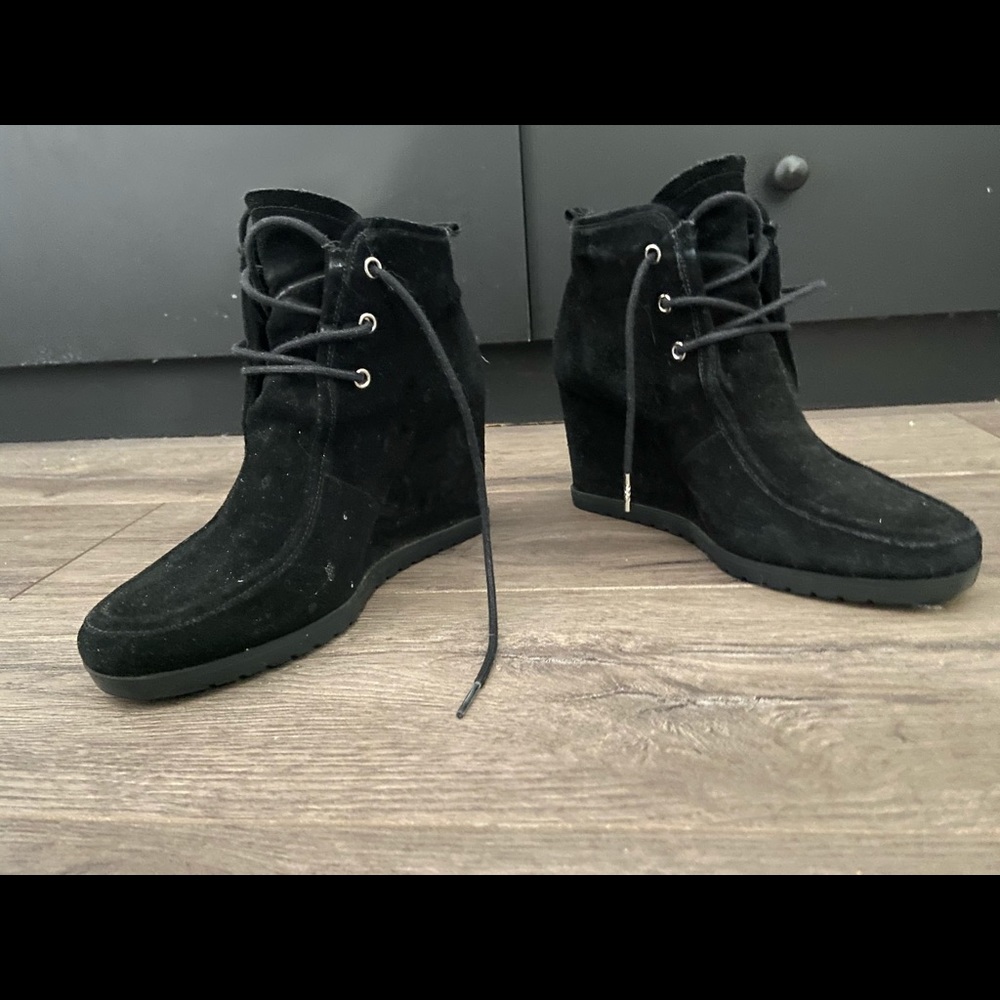 Michael Kors Women's Suede Leather 8 size, heels. - Picture 5 of 6